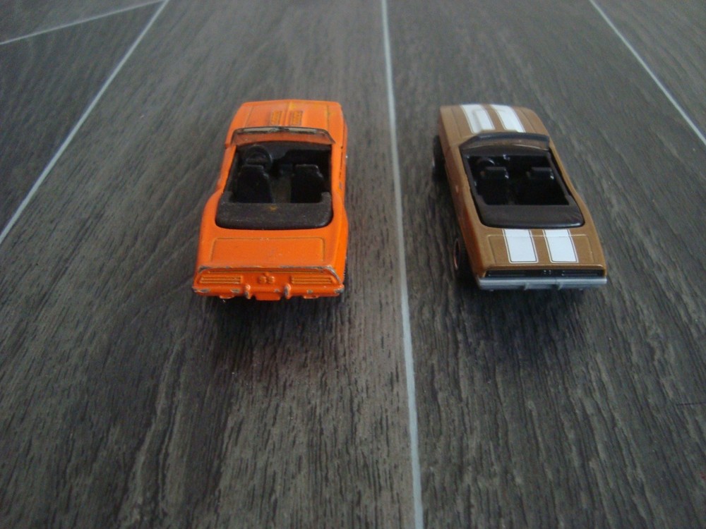 2 Matchbox Different Colour 1969 Camaro S5 ( Gold / Orange )