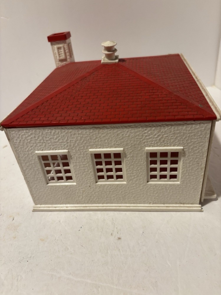 O scale complete fire station by Plasticville