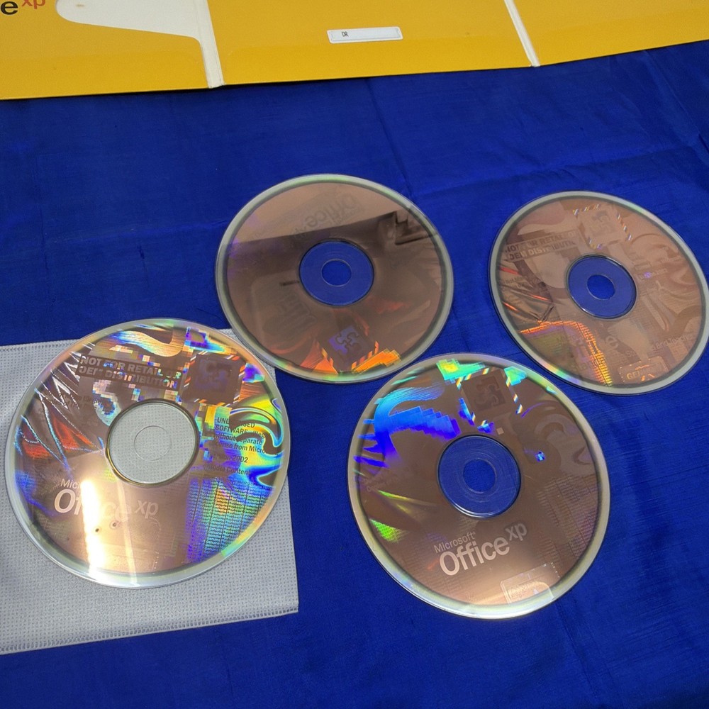 Microsoft Office XP Standard 2002 for Students and Teachers w/ CD & Key