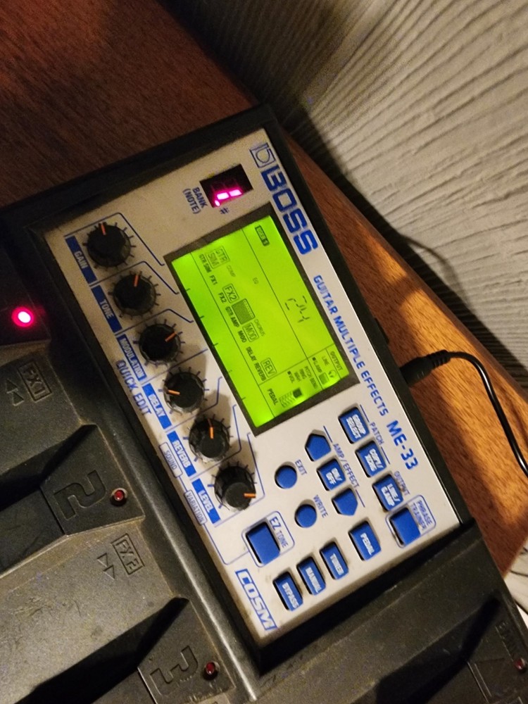 BOSS ME-33 Multiple Multi Effects Processor Guitar Effect With Cord