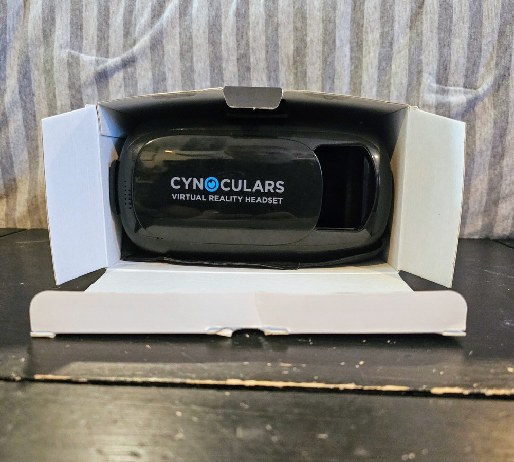 Cynoculars Mobile Virtual Reality Headset and Remote - New