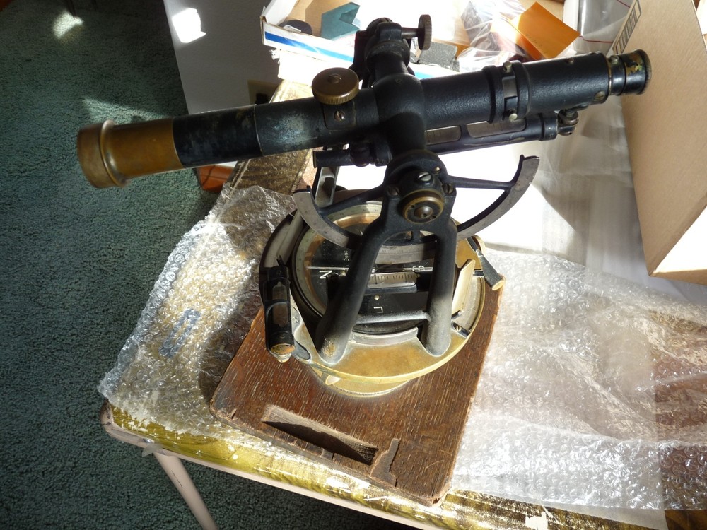 BERGER TRANSIT WITH COMPASS AND CASE 124