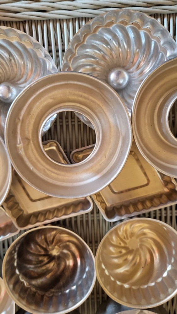 Vintage Metal Bakeware Lot