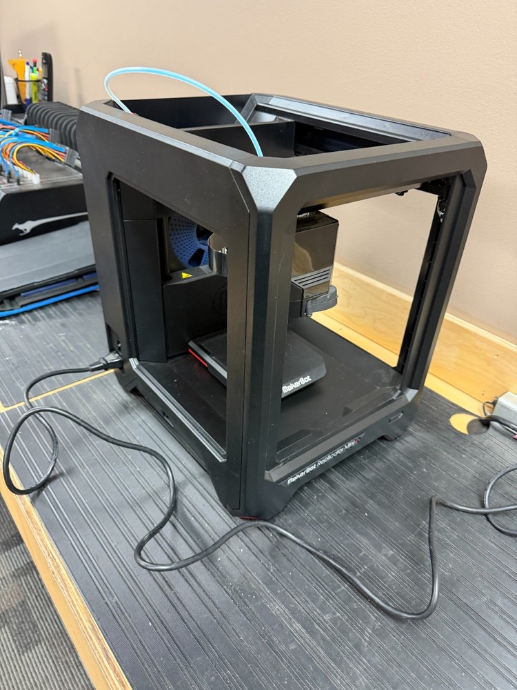 MAKERBOT Replicator Mini 3d Printer Model PAAW45, ENTRY LEVEL, NO FILAMENT INC