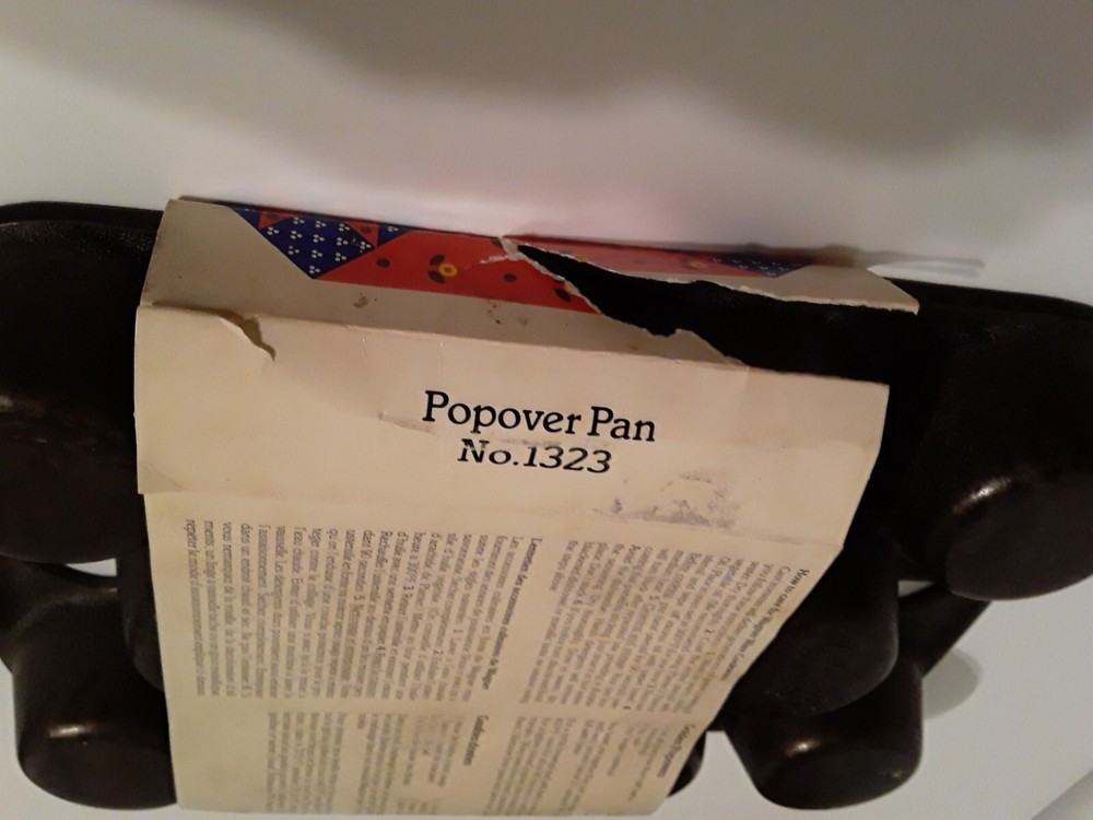 Vintage Wagner Ware Popover Pan No. 1323