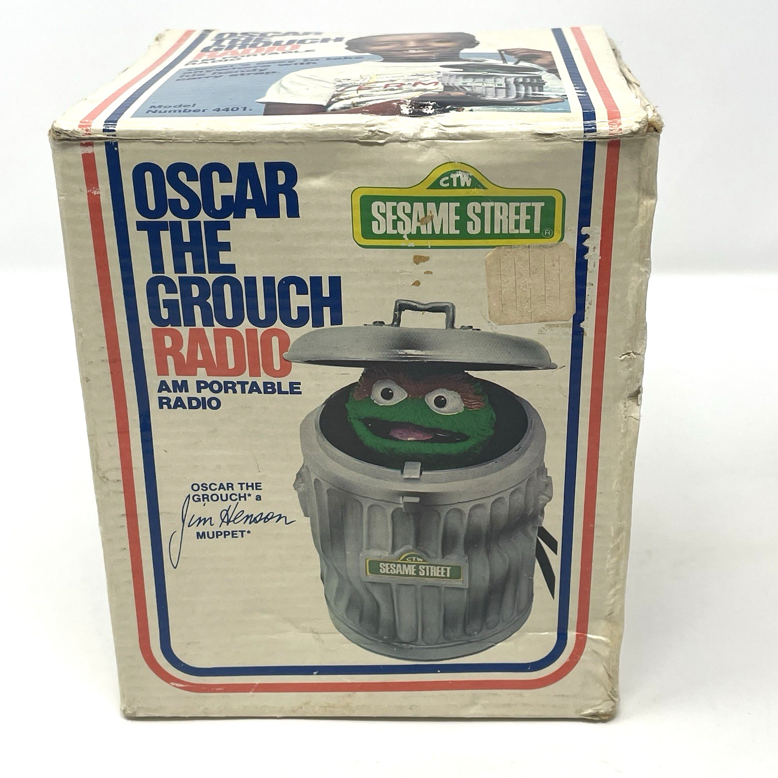 Vintage Sesame Street Oscar the Grouch Trash Can AM Transistor Radio 1970s w/Box