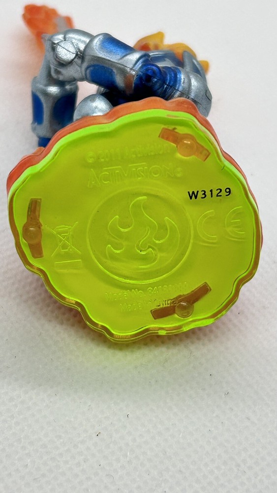 IGNITOR Skylanders Activision Toy Figure w/ Trading Card Sticker Code 2011