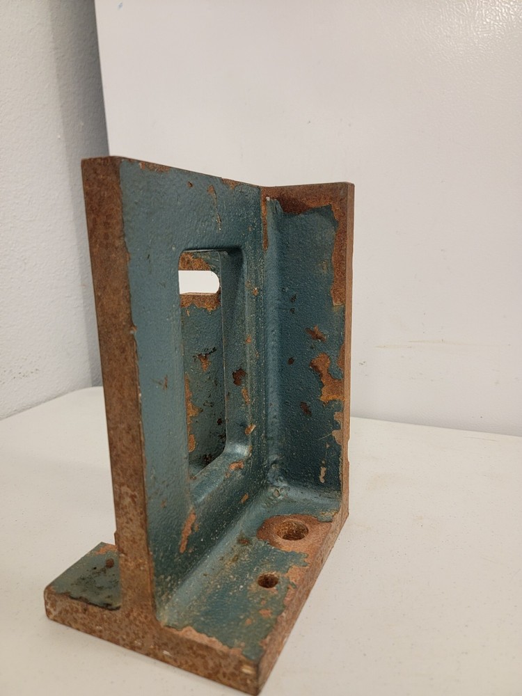 UNKNOWN BRAND UNIVERSAL RIGHT ANGLE IRON, 5 1/2×10×6 Angle 1
