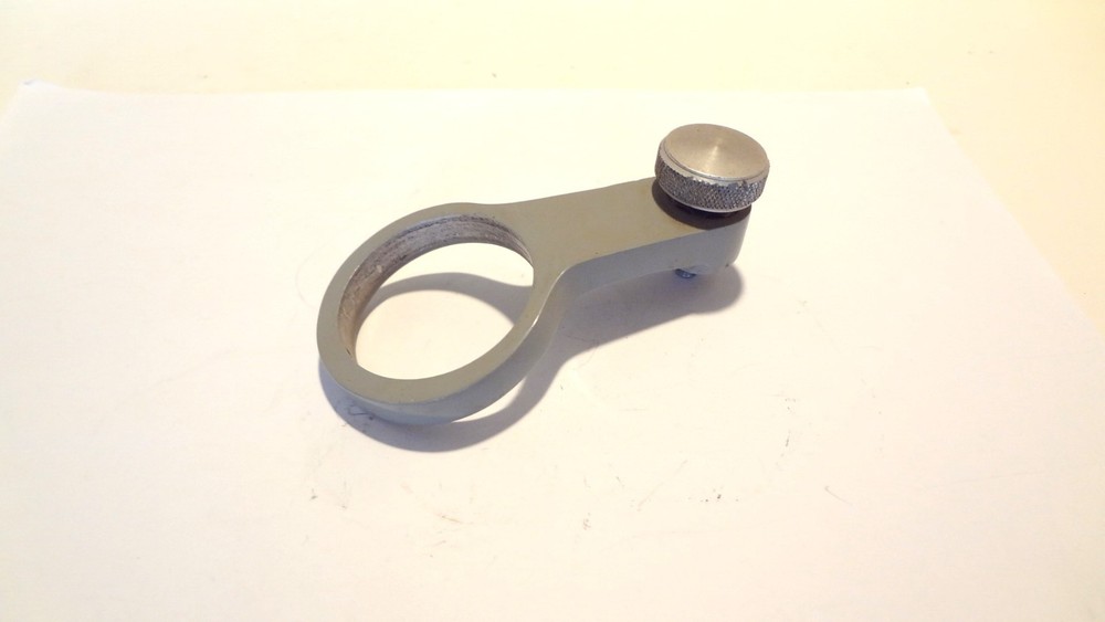 AO AMERICAN OPTICAL CYCLOPTIC STEREO MOUNTING BRACKET FOR ILLUMINATOR
