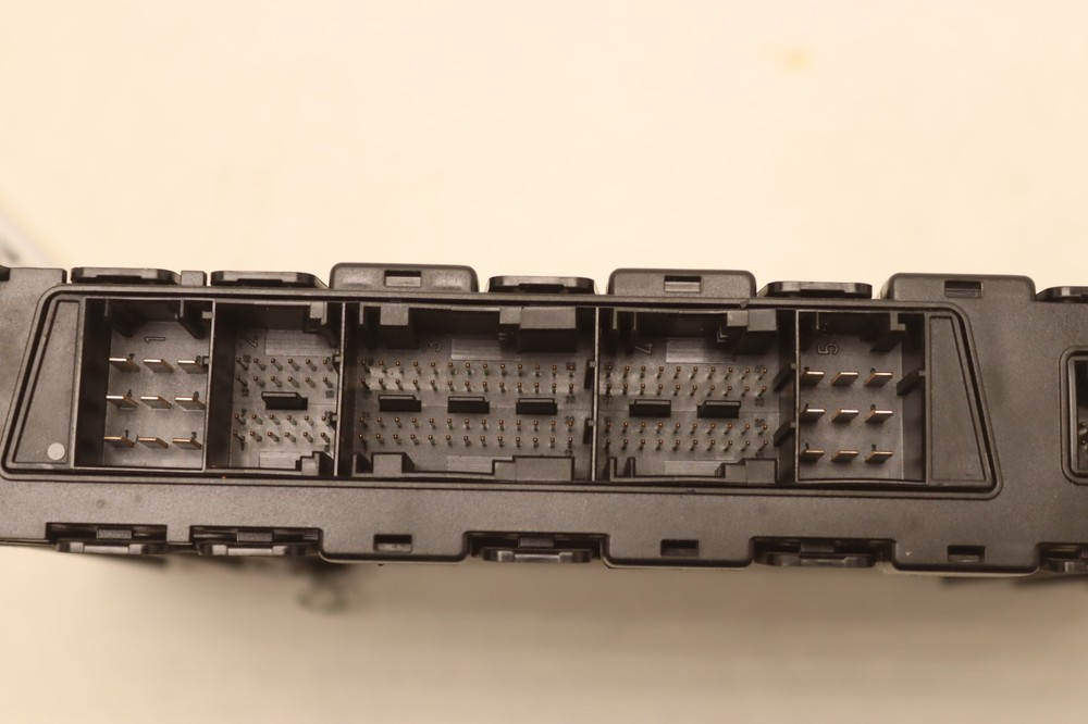 2018-2023 PETERBILT 579 PACCAR VECU CAB CONTROL MODULE UNIT OEM
