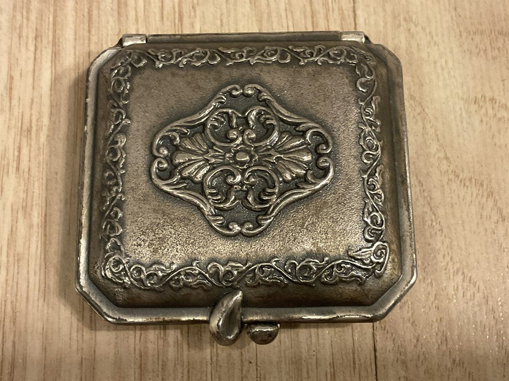 Vintage Powder Box and Mirror Women’s Silver