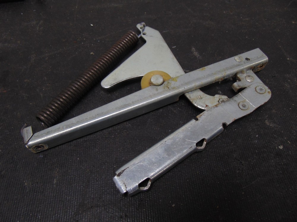 Maytag Range MGR5752ADS Hinge 74003968