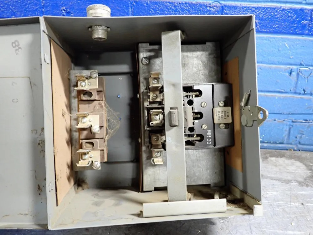 BUS PLUG 01251120330