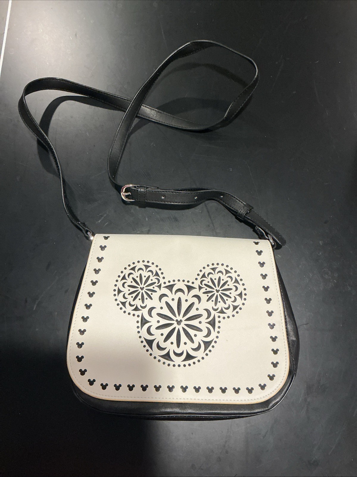 Disney Parks Vera Bradley Lazar Cut Mickey Mouse Icon Crossbody Bag White Black