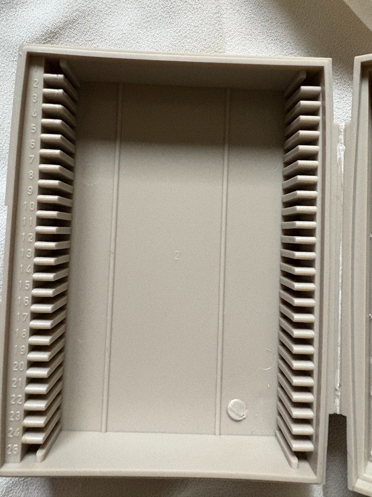 25 Place Slide Storage Box - Grey
