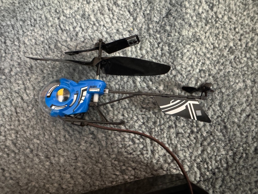 Remote Controller Helicopter - Doesn't Charge --Please read detailed description