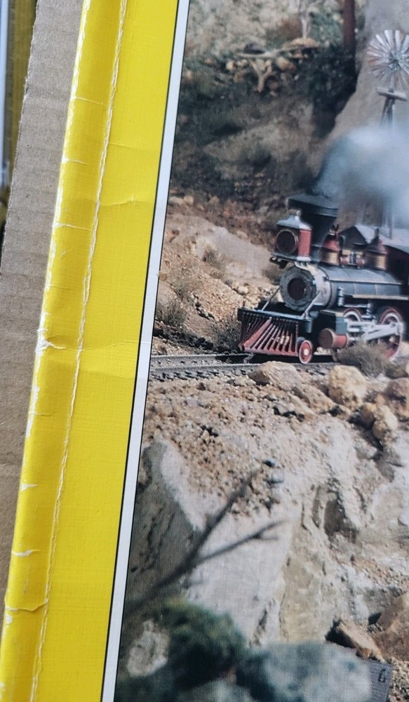 MODEL RAILROADER BOOKS "SCENERY TIPS AND TECHNIQUES" (1989)