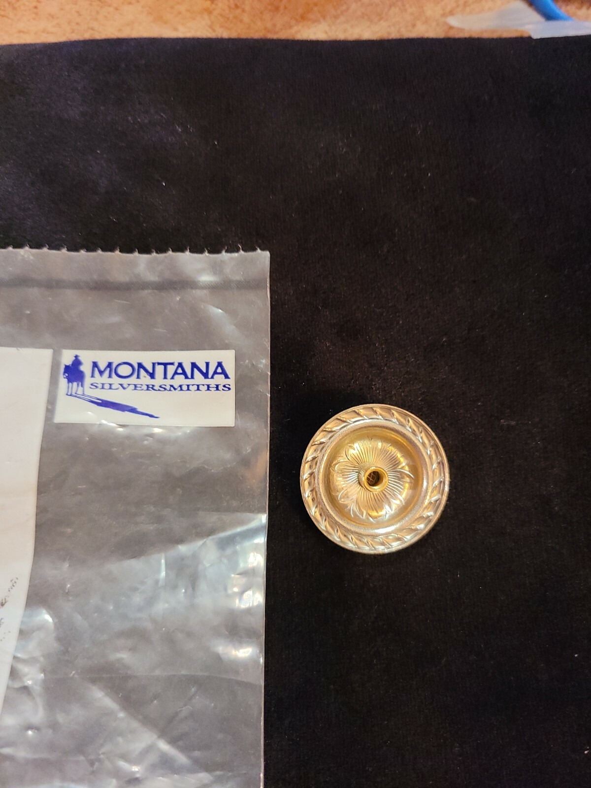 Montana silver 1 1/4 floral Chicago screw new 1 pc