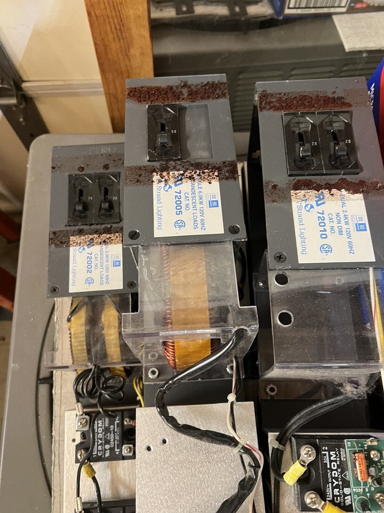 Strand Lighting DE90 Lighting Dimmer Module Theater Controls 120v.