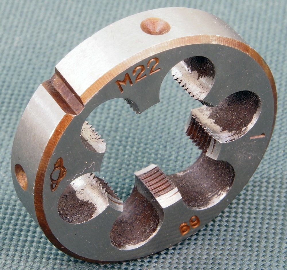 HOWA mini action, tap & die set M22x1.0 mm