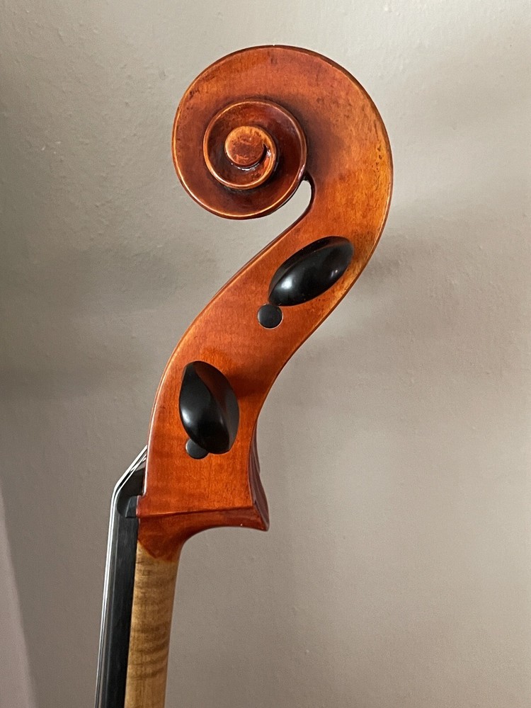 Jonathan Li cello by Eastman