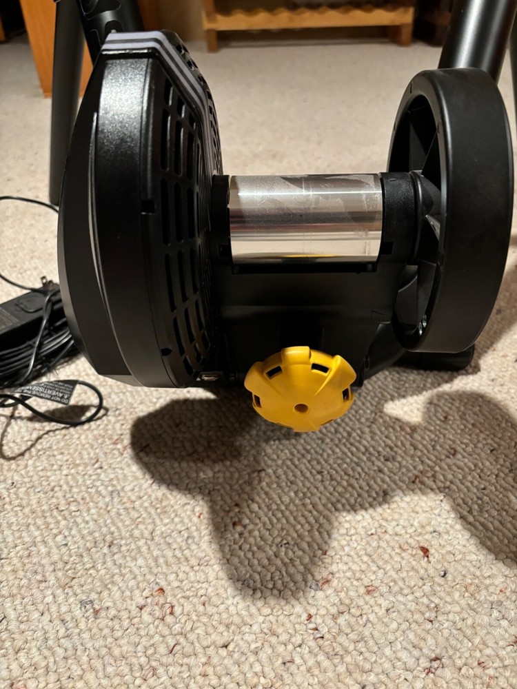 SARIS M2 smart trainer cycling