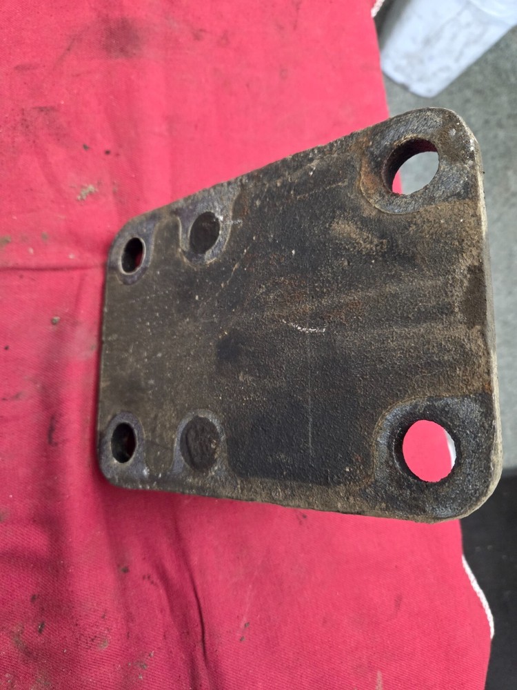 OEM Cummins N14 Celect+ Engine Mount 01-14501 D-12