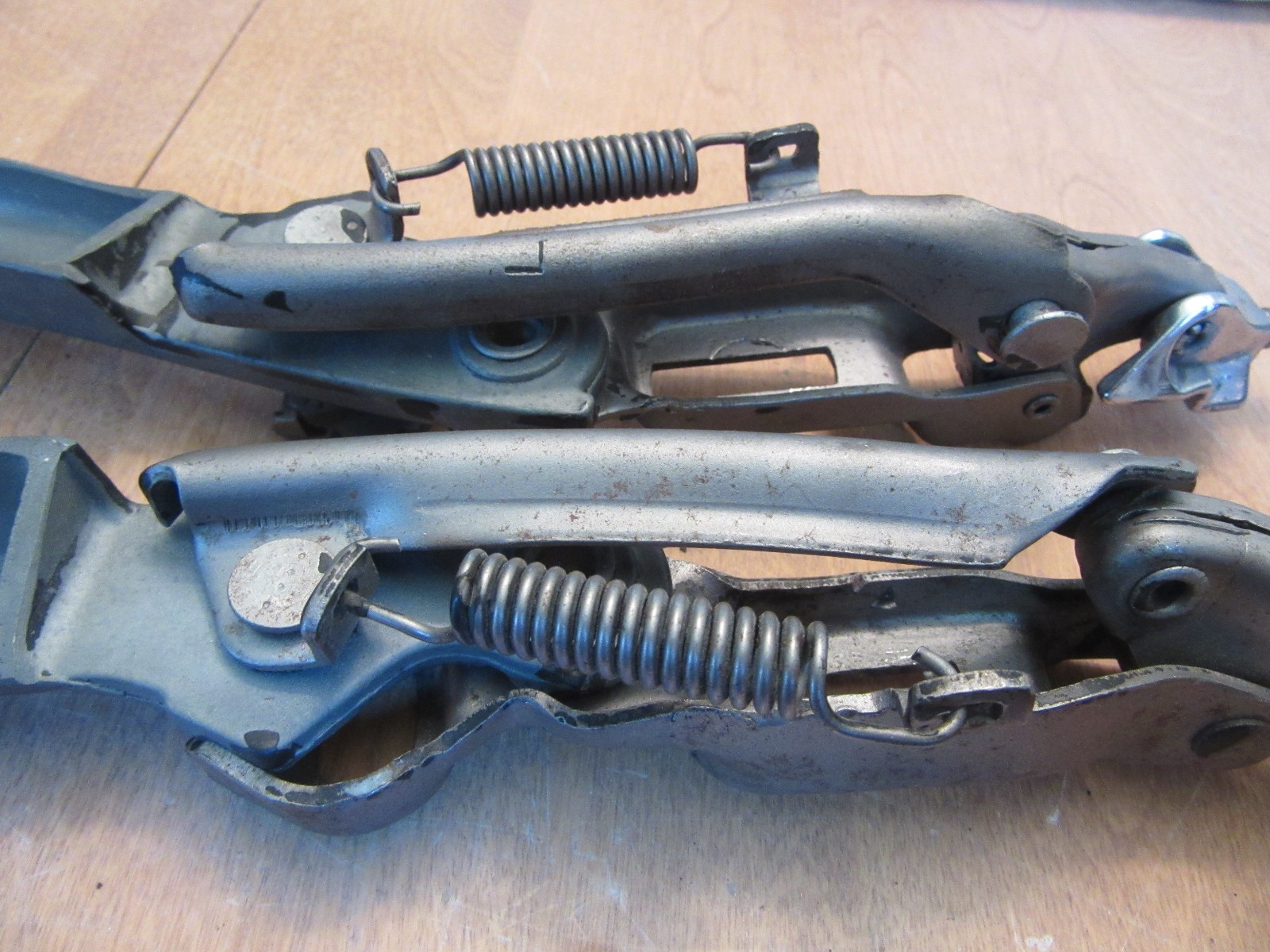 1971 -1976 GM A body convertible latches full size cars