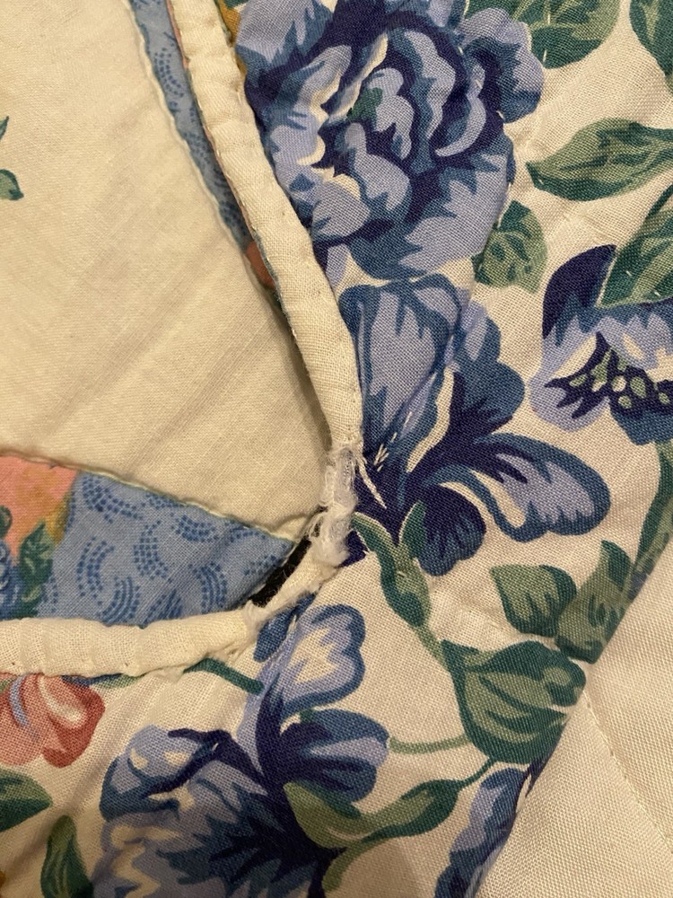 Homemade Quilt With Rounded Border