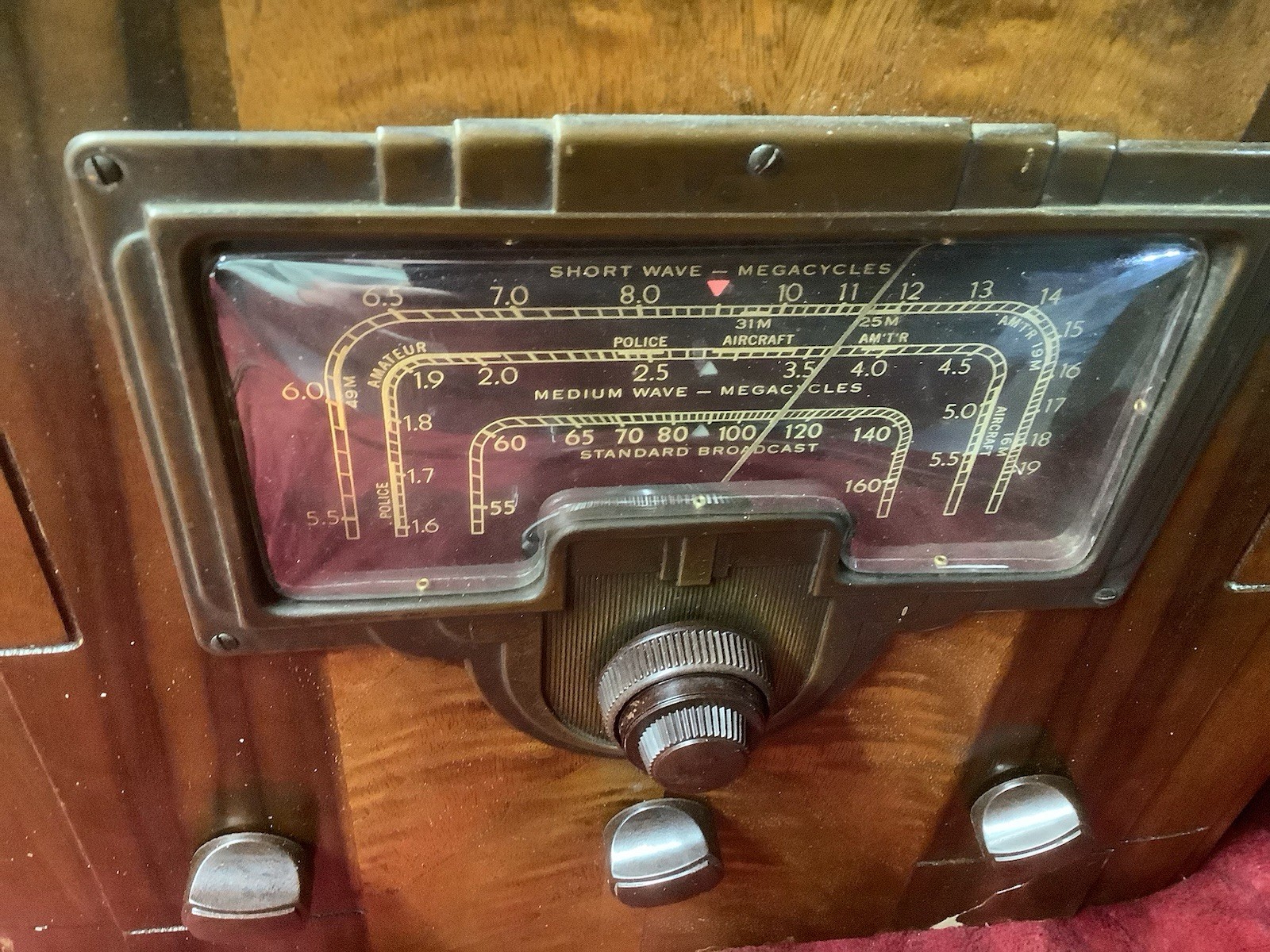 1936 RCA Model 6T2 Tube Type Tombstone Wood Radio Works Good Condition BC SW