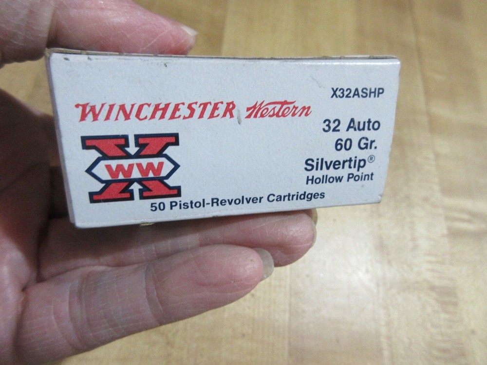 Empty Ammo Box Winchester Western 32 auto with insert (w17) # 116