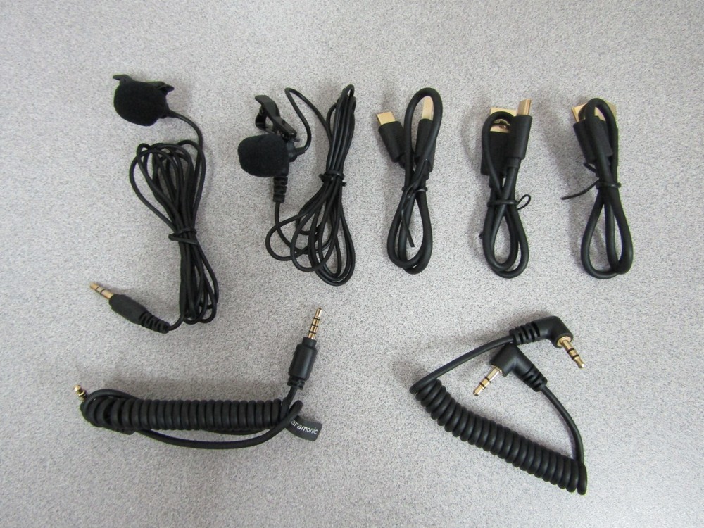 Saramonic BLINK500B2 2-Person Microphone System (2.4 GHz) (e)