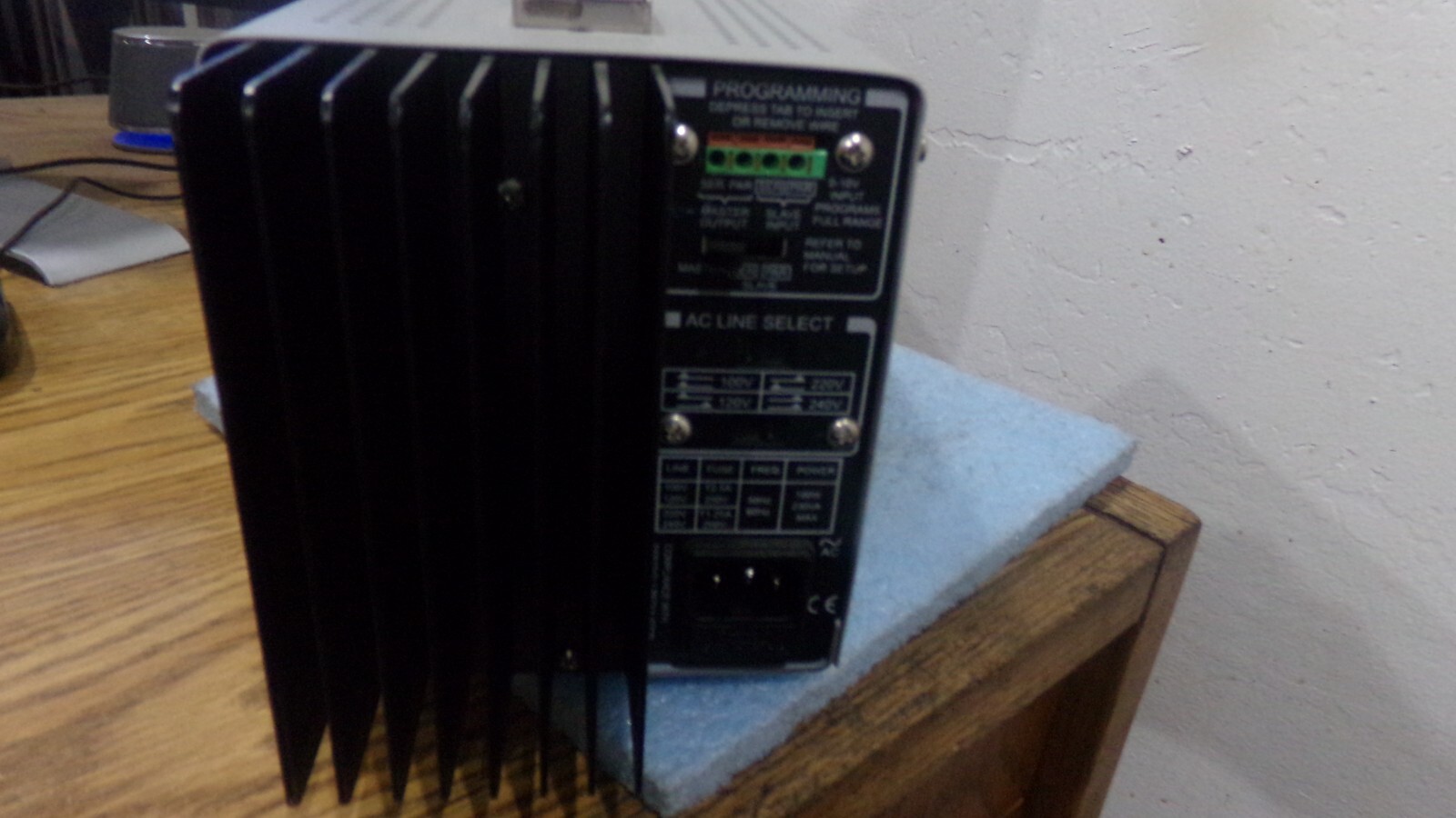 GW Instek Model: GPS-1850D DC Power Supply. 0 - 18V 0 - 5A