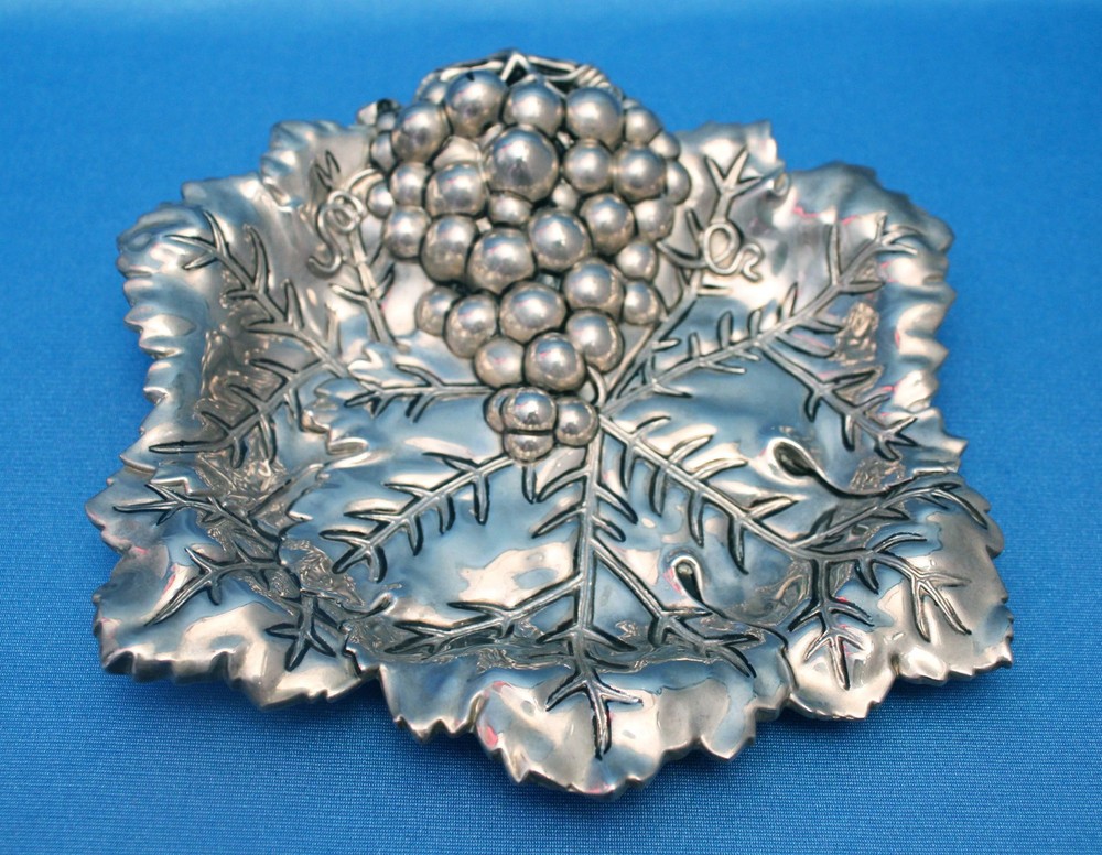 vintage GODINGER SILVER CANDY NUT DISH GRAPES & GRAPE LEAF DESIGN