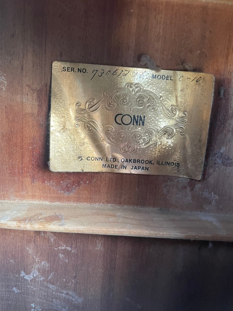 Conn C-10 Nylon-String Classical Guitar