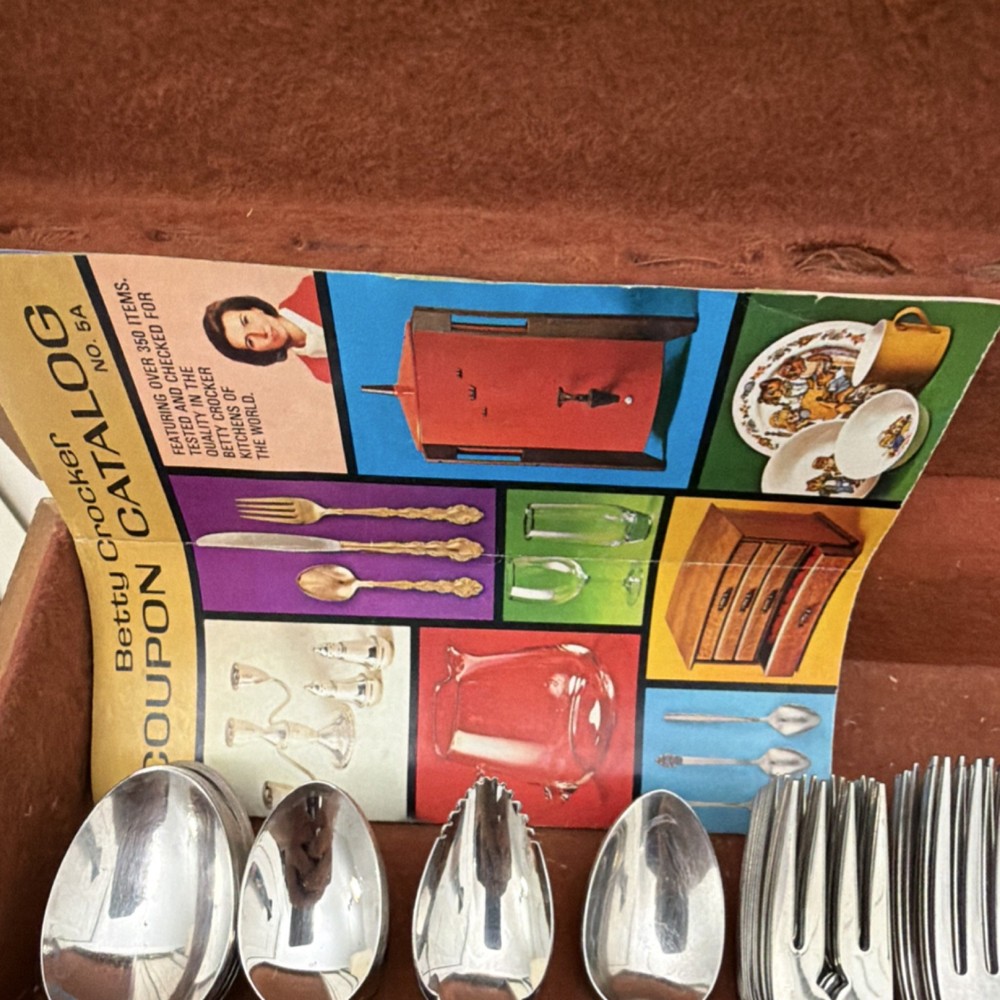 McGraw Tarnish Proof Silver Plated Flatware Set with Chest, Knife, Fork, Spoon