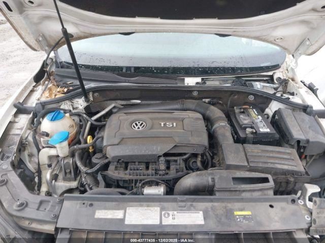 PASSAT    2015 Glove Box 4936879