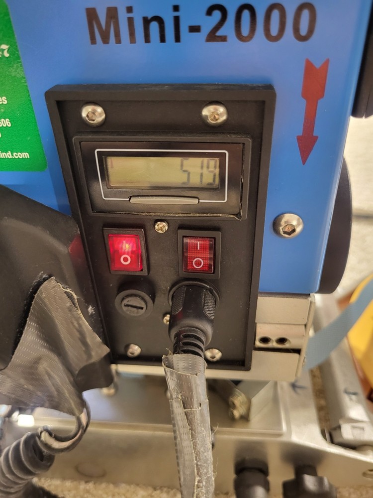 Bond Alpha Mini- 2000 Portable Serger Carpet Binder