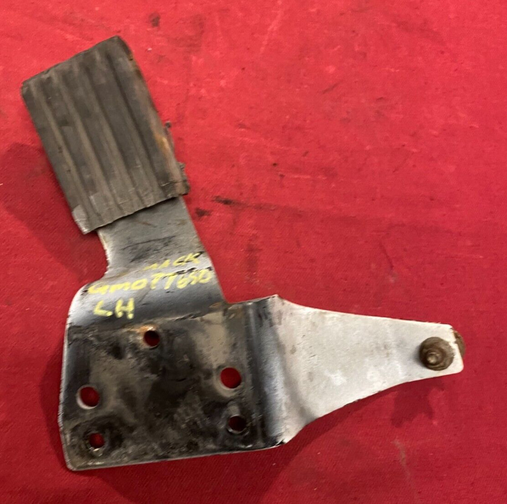MACK CXU613 HOOD REST SUPPORT BRACKET LH