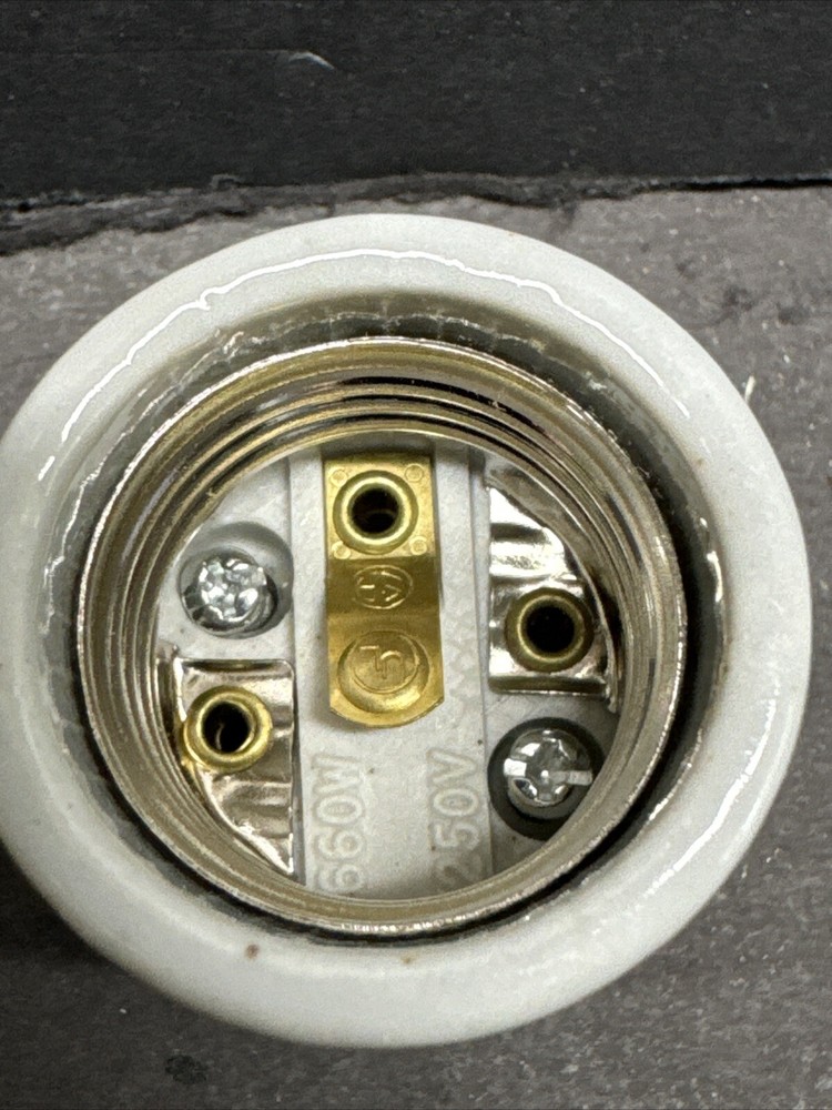 Glazed Porcelain Medium Base Socket w/Screw Terminals & Metal Cap 1/8 ISP