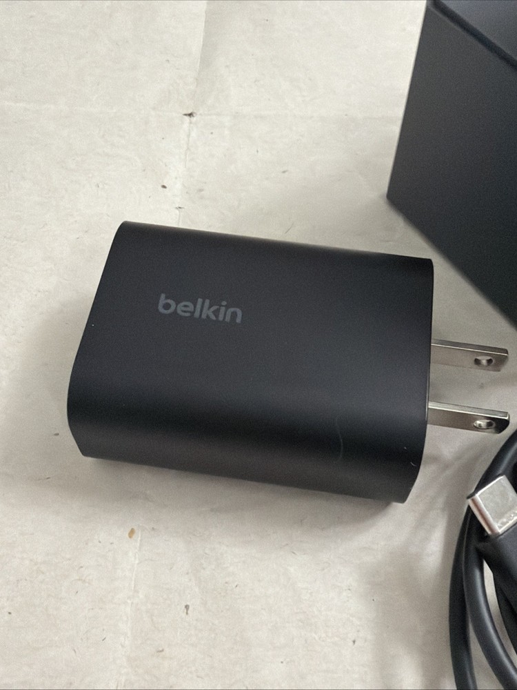 GENUINE Anker 3-in-1 Cube with MagSafe READ* PREOWNED!