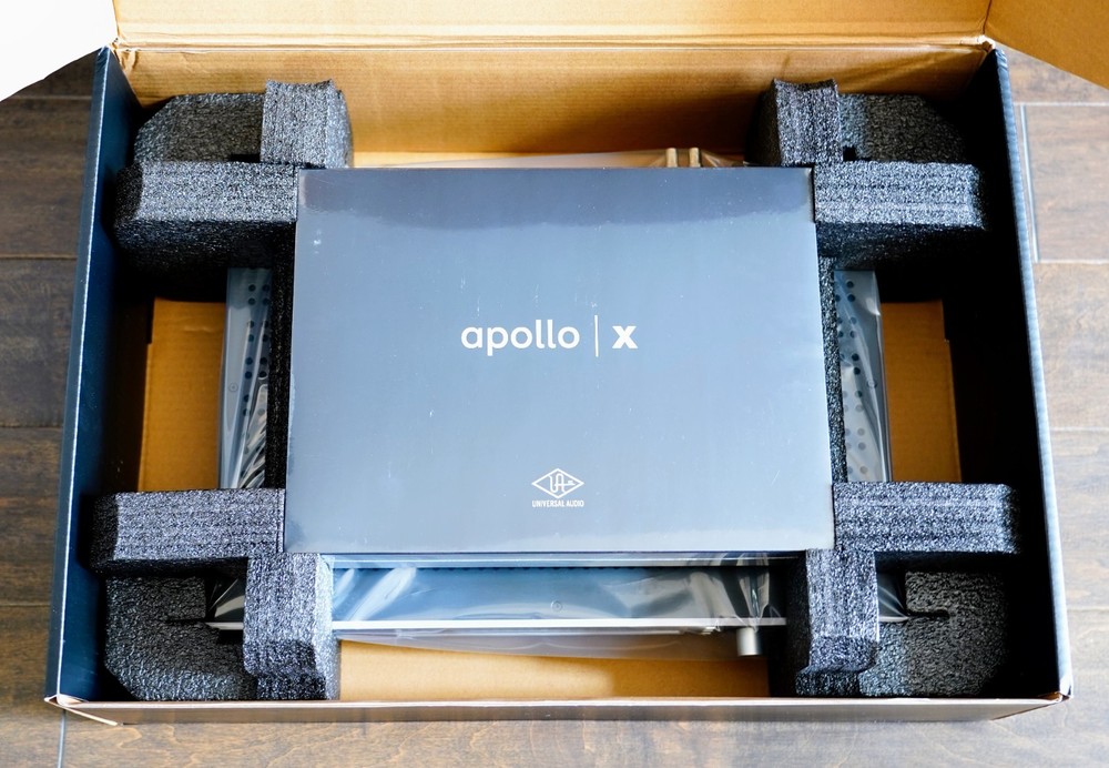 Universal Audio Apollo x16 Gen 2 Essentials+ 18 x 20 Thunderbolt Audio Interface