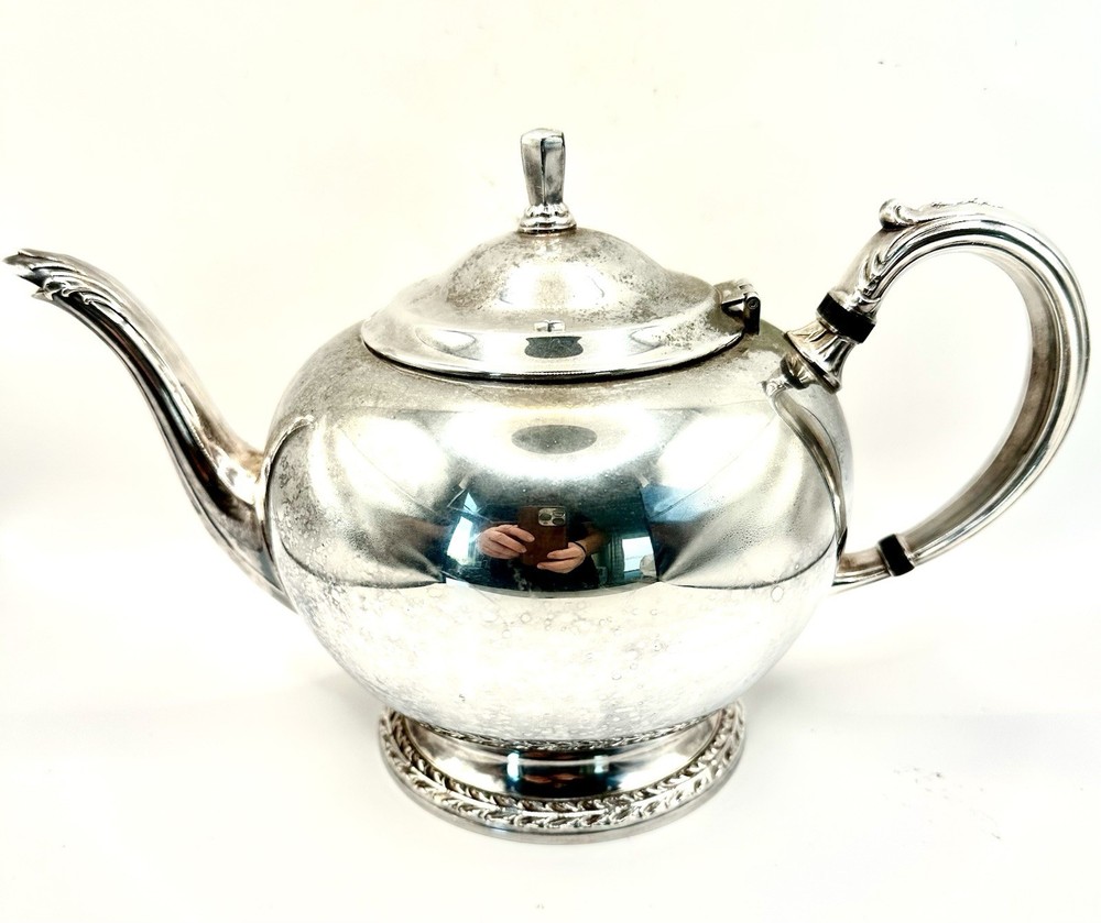 Vintage Oneida, Ltd., Renowned American Silver Co. Quality Silver-plated Teapot