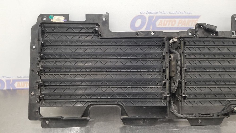 17 CHEVY TAHOE AIR SHUTTER ASSEMBLY