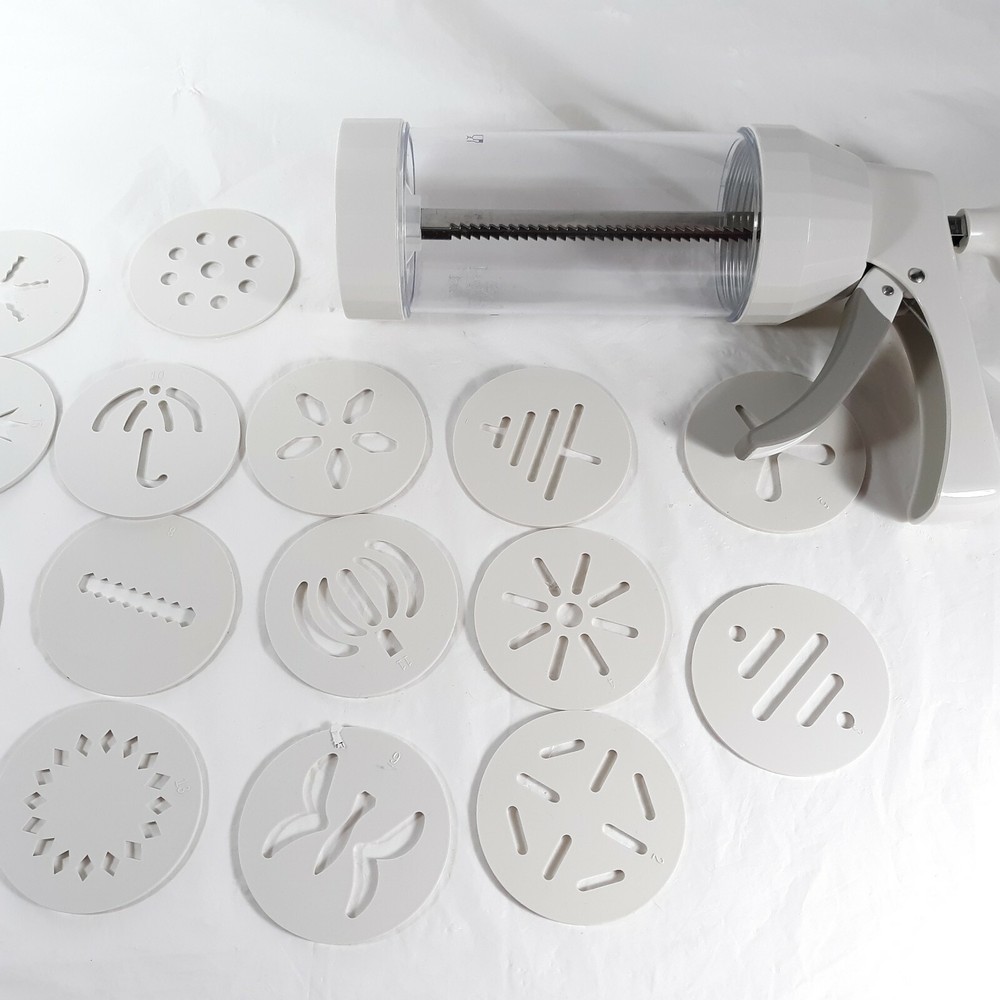 Pampered Chef Cookie Press With 16 Disc