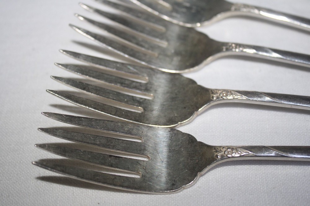 COMMUNITY ONEIDA SILVER PLATED FLATWARE "EVENING STAR" (6) SALAD FORKS #2