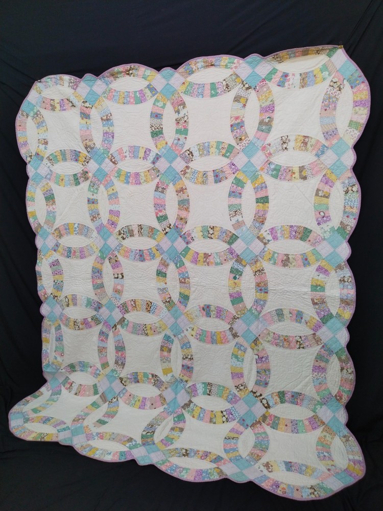 Vintage Double Wedding Ring Quilt Hand Stitched Patchwork Cottagecore A188