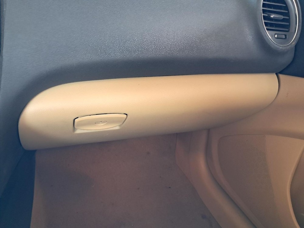 MAXIMA    2011 Glove Box 4736557