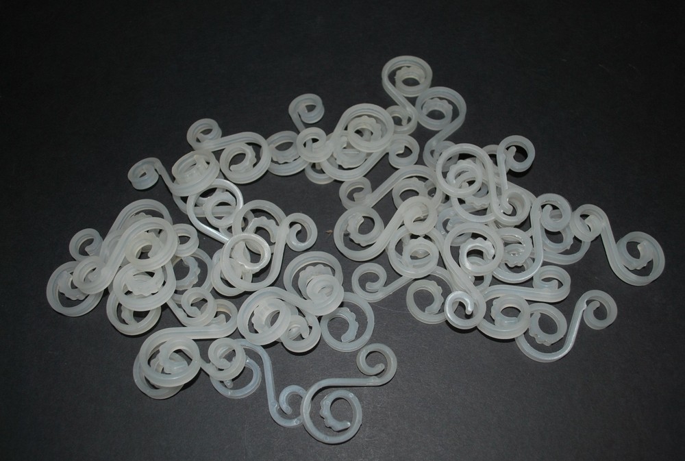 40 EZ HOOK CHRISTMAS LIGHT GUTTER/SHINGLE CLIPS -NO ORIGINAL BOX