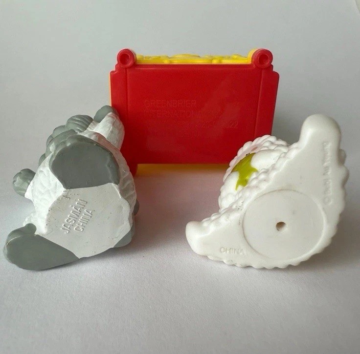 Plastic Little Pet Crate & Cat Toy Figures